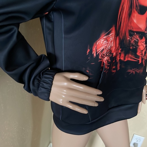 Billie Eilish Spooky Ghoulish Hoodie Halloween Sweatshirt pullover sz S - Picture 8 of 11